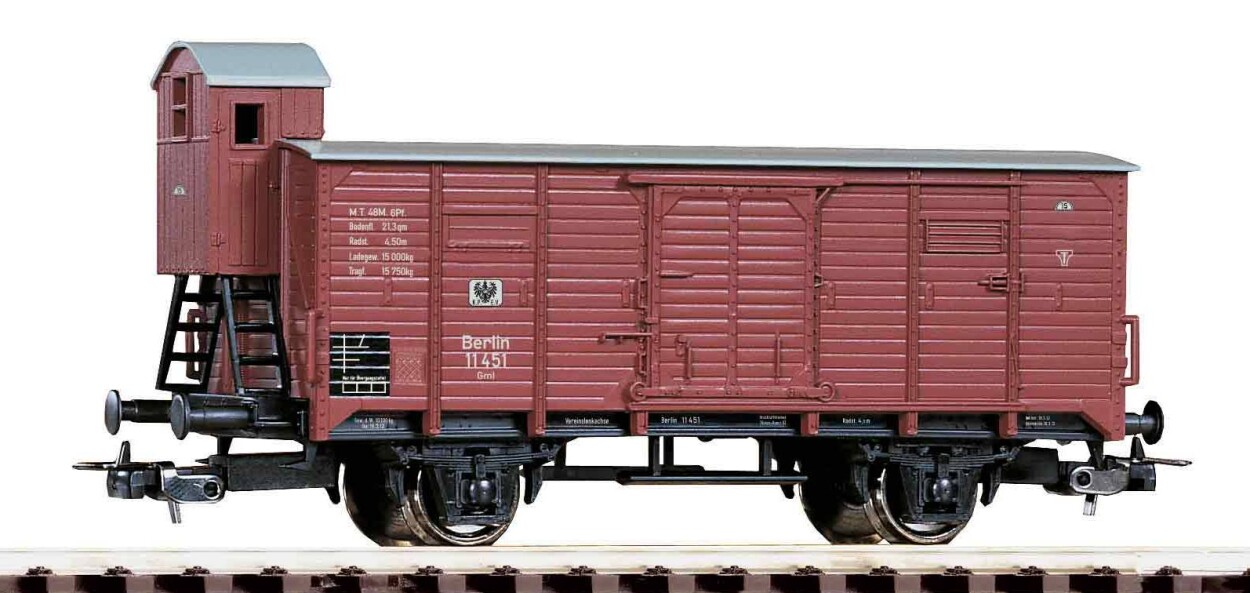 PIKO 24503  Gedeckter Güterwagen mit Bremserhaus Ep. I KPEV