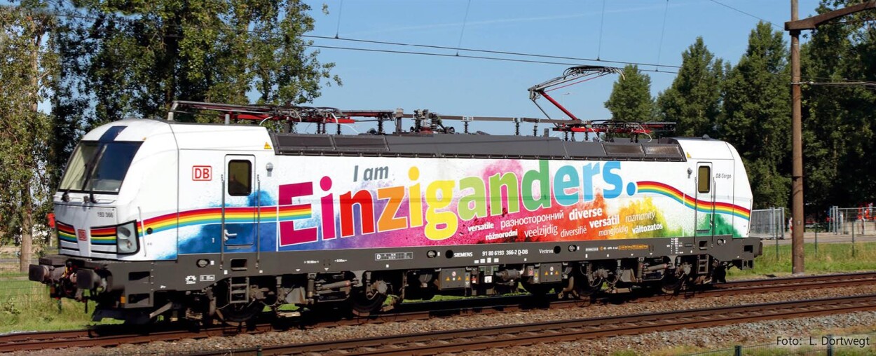 Tillig 04838 E-Lok 193 366-2 „I am Einziganders“ Ep. VI DB AG - Einmalauflage 2024