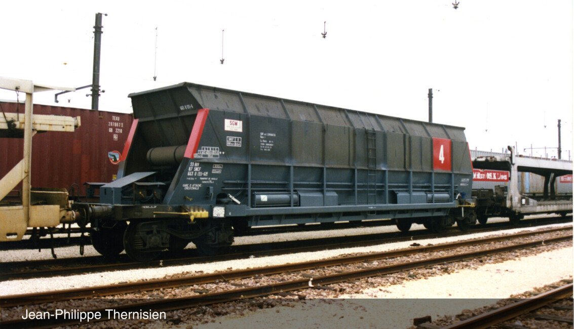 Arnold HN6548  2er-Set Selbstentladewagen Faoos „S.G.W." Ep. IV  SNCF