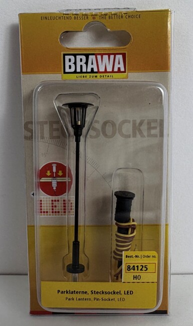 Brawa 84125  Parklaterne  -  Stecksockel mit LED