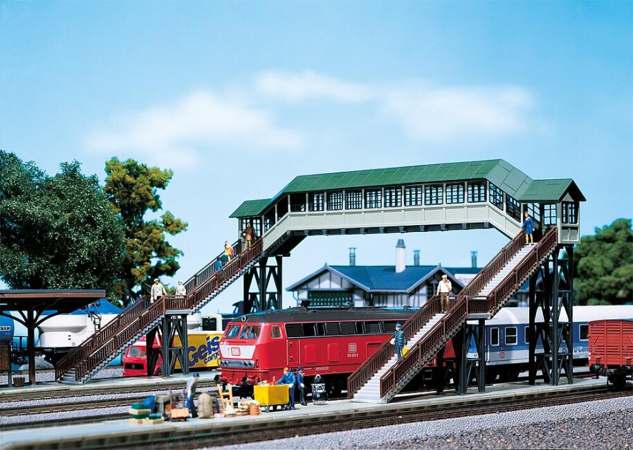 Faller 120198  Überdachte Fußgängerbrücke