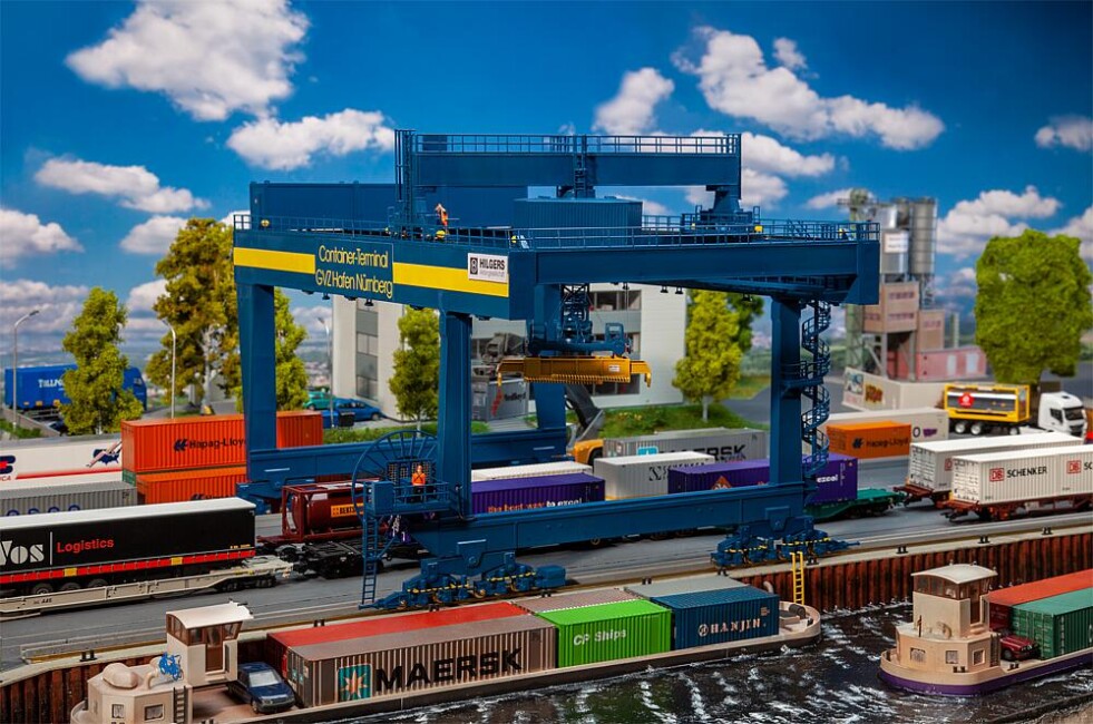 Faller 120291  Containerbrücke GVZ Hafen Nürnberg