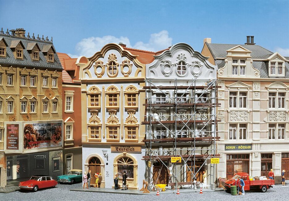 Faller 130452  Winkel-Stadthaus mit Malergerüst