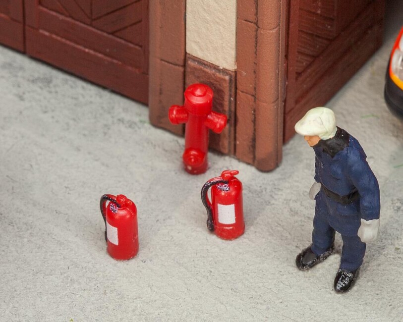 Faller 180950  6 Feuerlöscher und 2 Hydranten