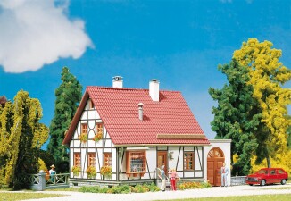 Faller 232215  Fachwerkhaus mit Garage