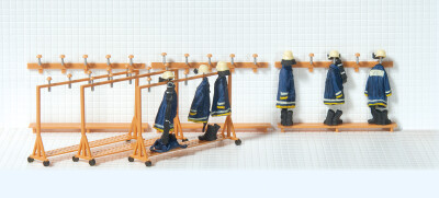 Preiser 31024  Feuerwehrgarderobe.3 mobile M