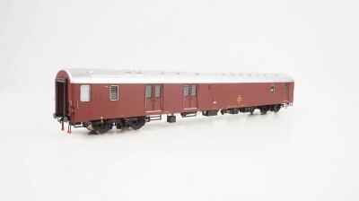 Heljan HE6130  Postwagen Litra P DSB  Ep. IV-V DSB