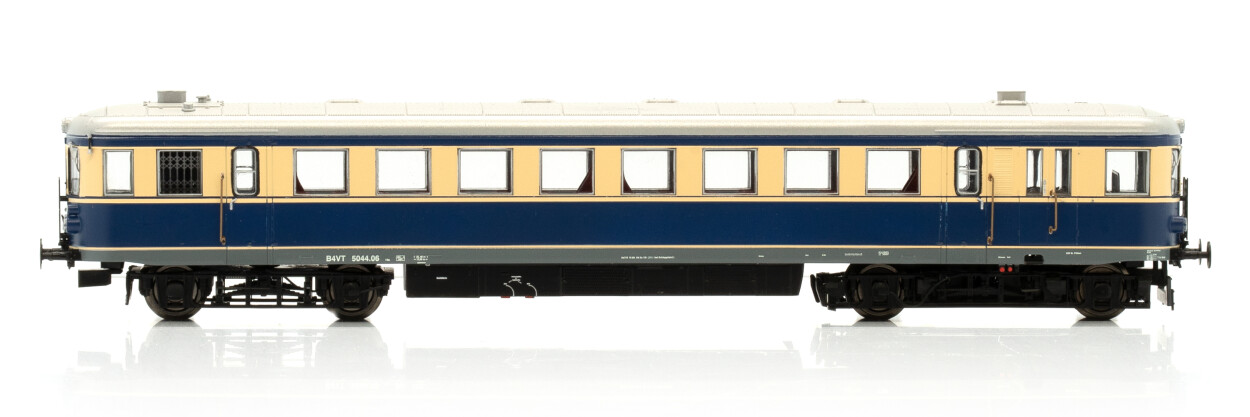 Jägerndorfer JC13010  Diesel-Triebwagen Rh 5044.06 creme-blau  Ep. III-IV ÖBB  AC