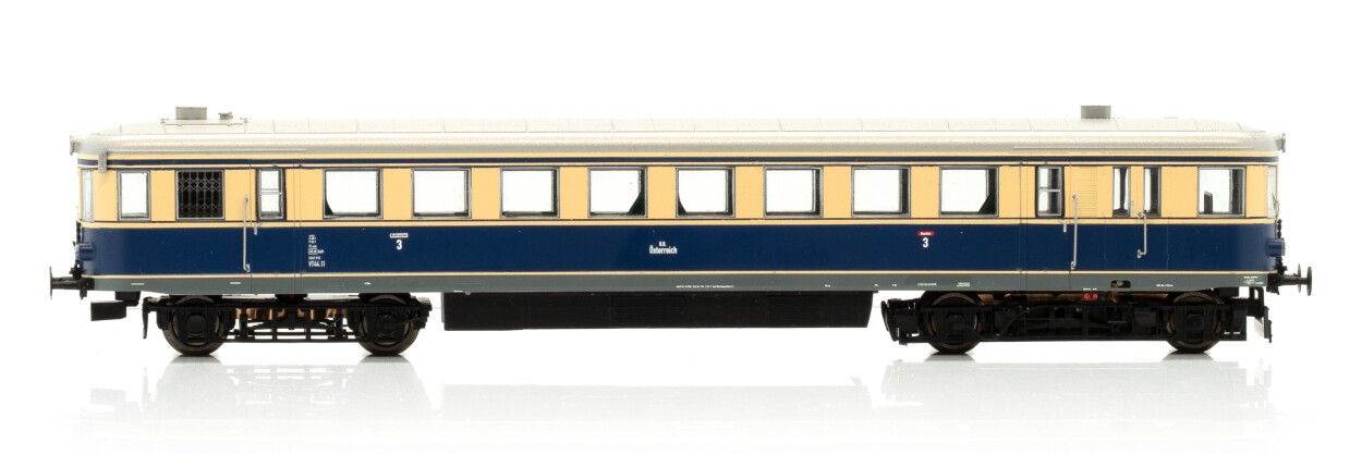 Jägerndorfer JC13040  Diesel-Triebwagen VT 44.11  creme-blau  Ep. III-IV BBÖ  AC