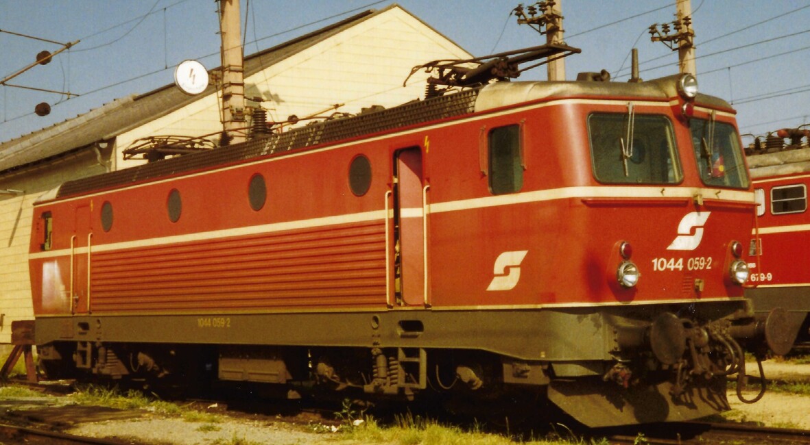 Jägerndorfer JC64510  E-Lok Rh 1044 blutorange  Ep. IV ÖBB