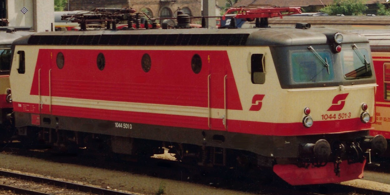 Jägerndorfer JC64520  E-Lok Rh 1044 elfenbein-rot  Ep. IV ÖBB