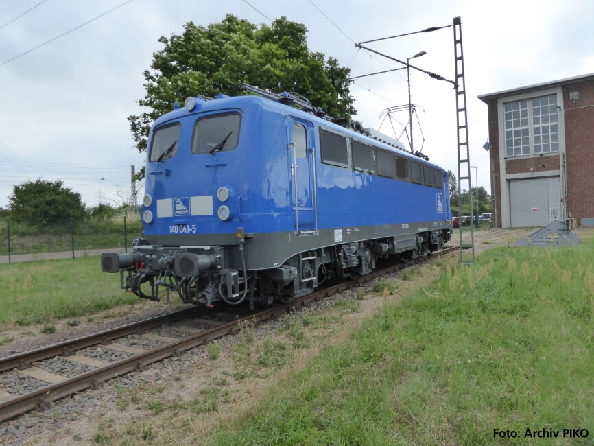 PIKO 21701 E-Lok BR 140 Press VI + DSS PluX22