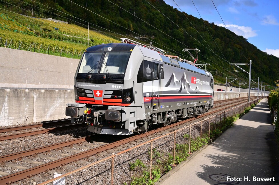PIKO 21755 E-Lok Vectron Bundeshaus Bern SBB CINT VI + DSS PluX22