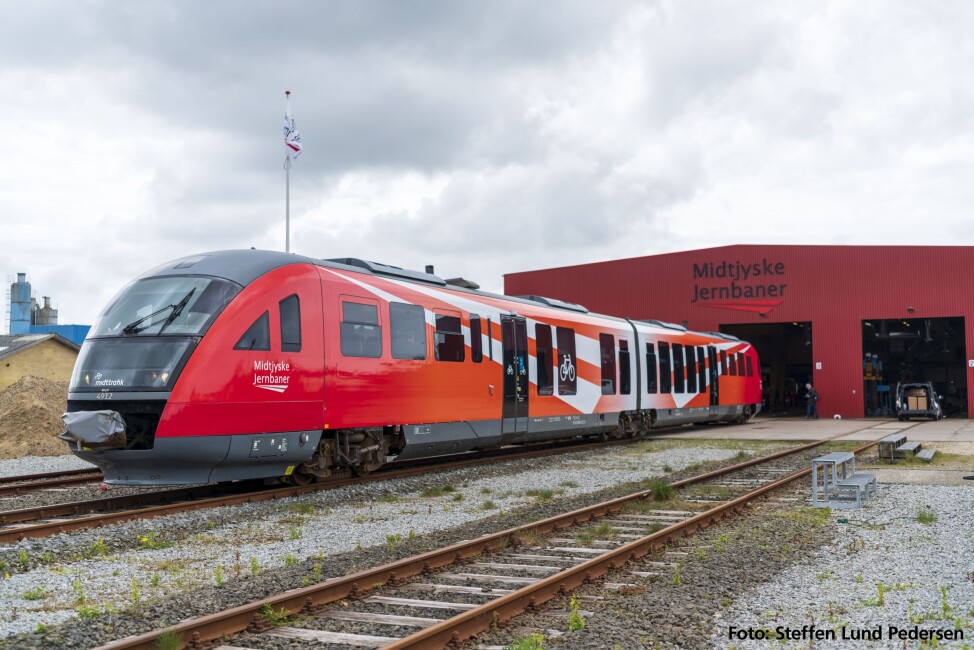 PIKO 52982 Dieseltriebwg. Desiro Midtjyske Jernbaner VI + DSS 8pol.