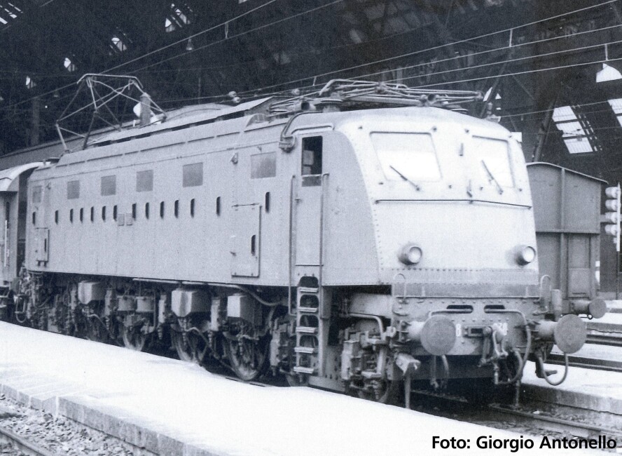 PIKO 97803 E-Lok E.428 3. aerodynamische Serie FS III + DSS PluX22