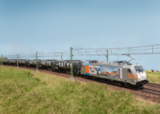 Trix 25803 E-Lok BR 186 HSL