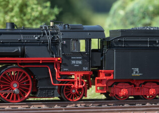 M&auml;rklin 38190 BR19.0 Dampflok 19 016 Sachsenstolz...