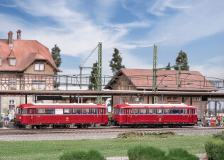 M&auml;rklin 38980 Schienenbus mit Steuerwagen Baureihe...