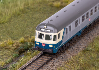 M&auml;rklin 42575 Nahverkehrswagen mit Steuerabteil.