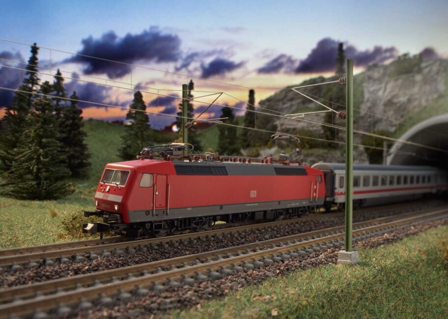 Minitrix 16024 Elektrolokomotive Baureihe 120