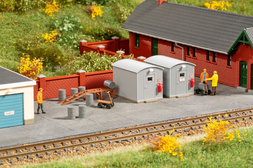 Auhagen 13359 Wellblechschuppen Öllager