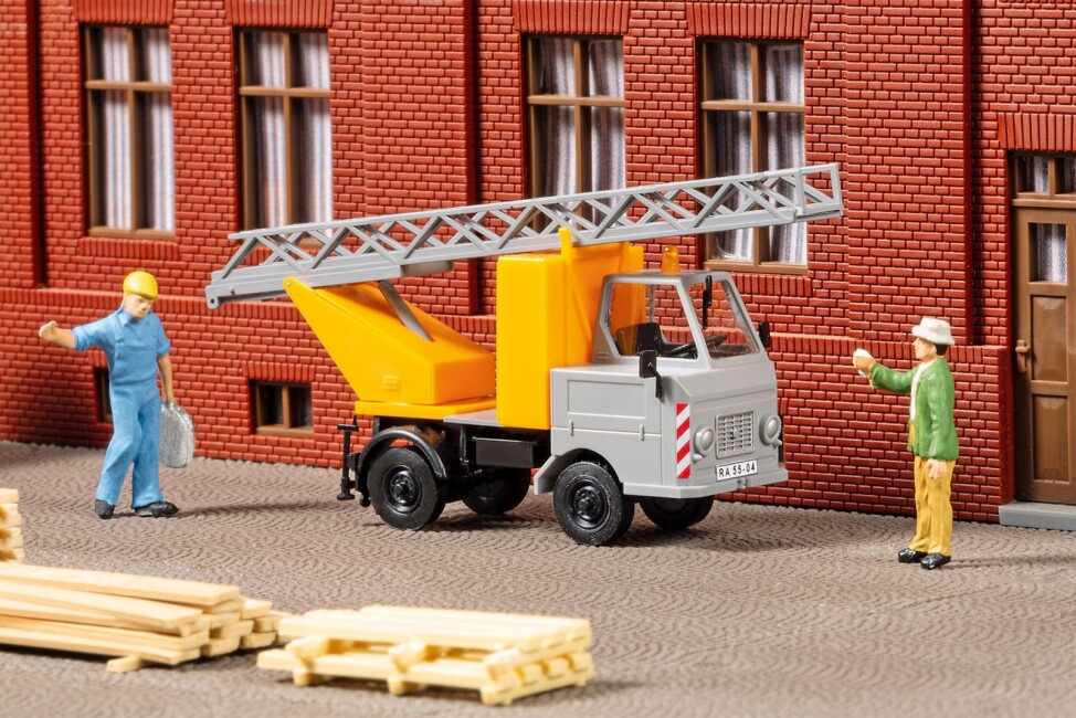 Auhagen 41689 Multicar M22 Drehleiter Bauhof