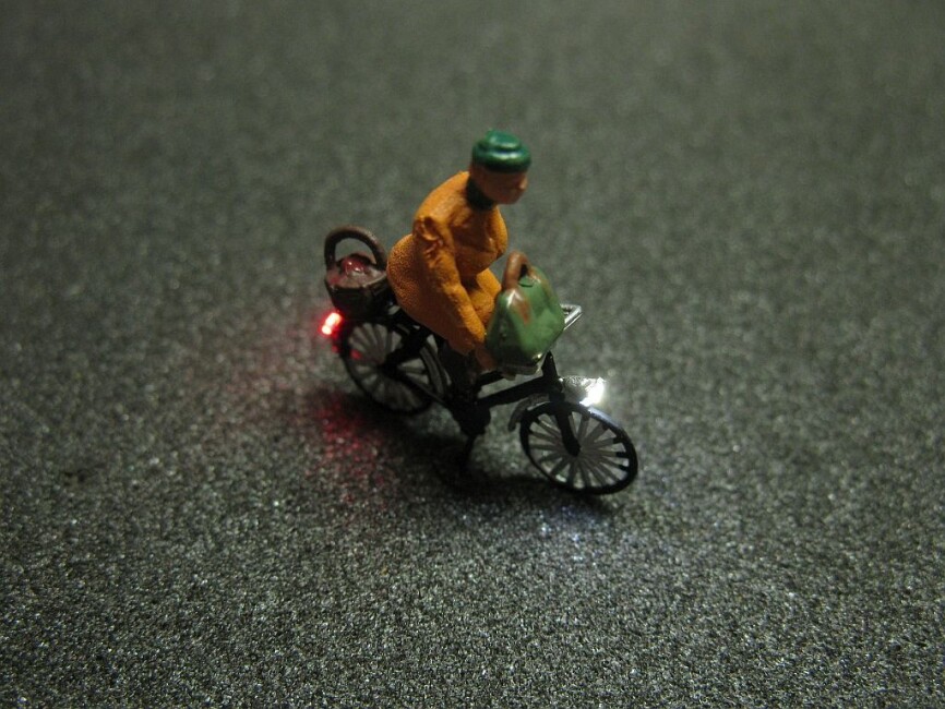 Schönwitz 50134 Fahrrad mit LED Beleuchtung N - alte Frau