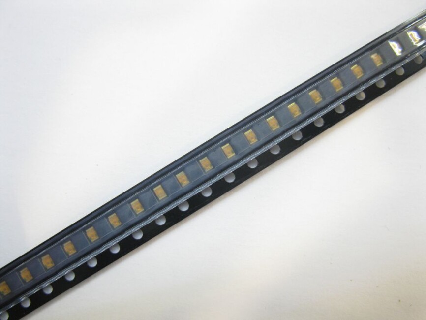 Schönwitz LED-Restposten-3.1 100 Stück LED SMD 0805 orange diffus Kingbright KP-2012ND