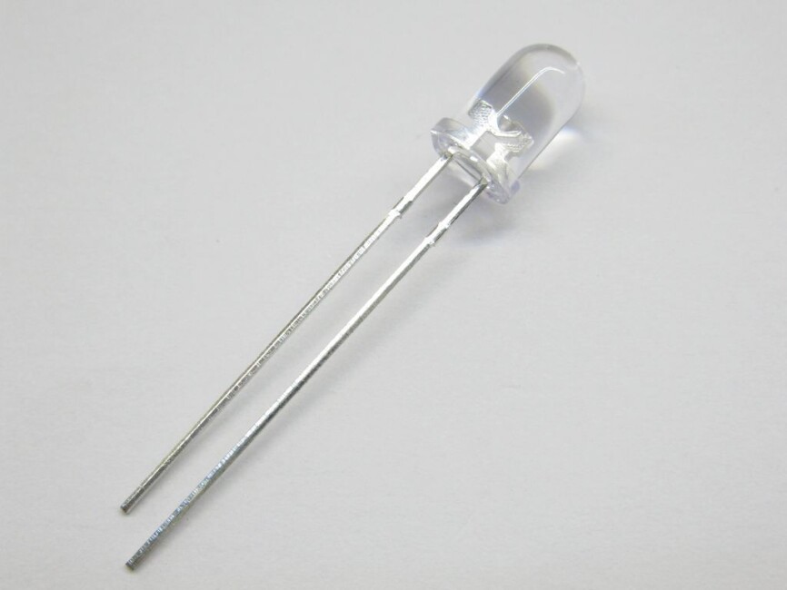 Schönwitz LED-Restposten-11.1 100 Stück LED THT bedrahtet kaltweiß 5mm LuckyLight LL-50AWC2E-106/S1