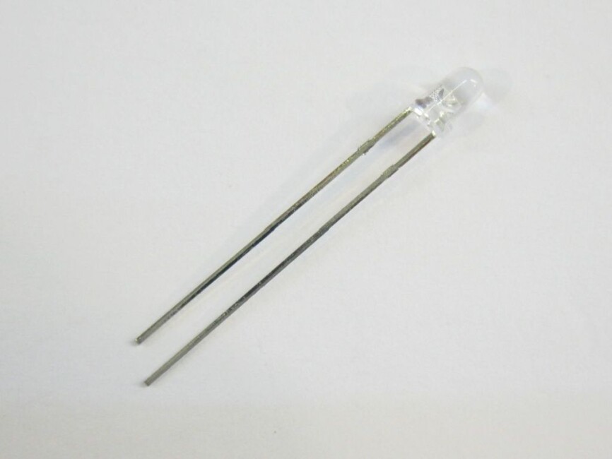 Schönwitz LED-Restposten-12.1 100 Stück LED THT bedrahtet kaltweiß 3mm LuckyLight LL-30AWC2E-B12/S1