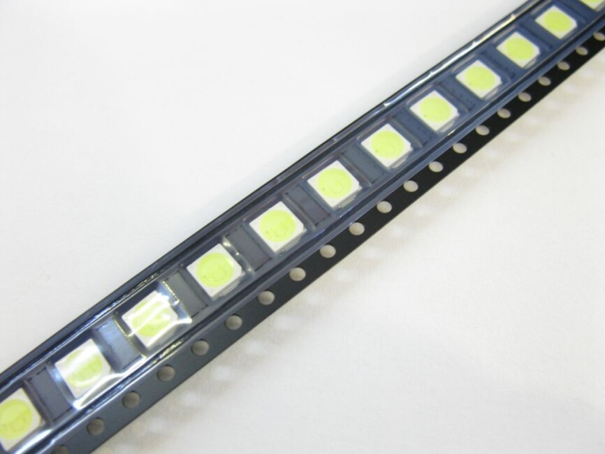 Schönwitz LED-Restposten-16.1 100 Stück LED SMD 2-Chip kaltweiß Lumi Micro LMFLC2500Z-BW Si