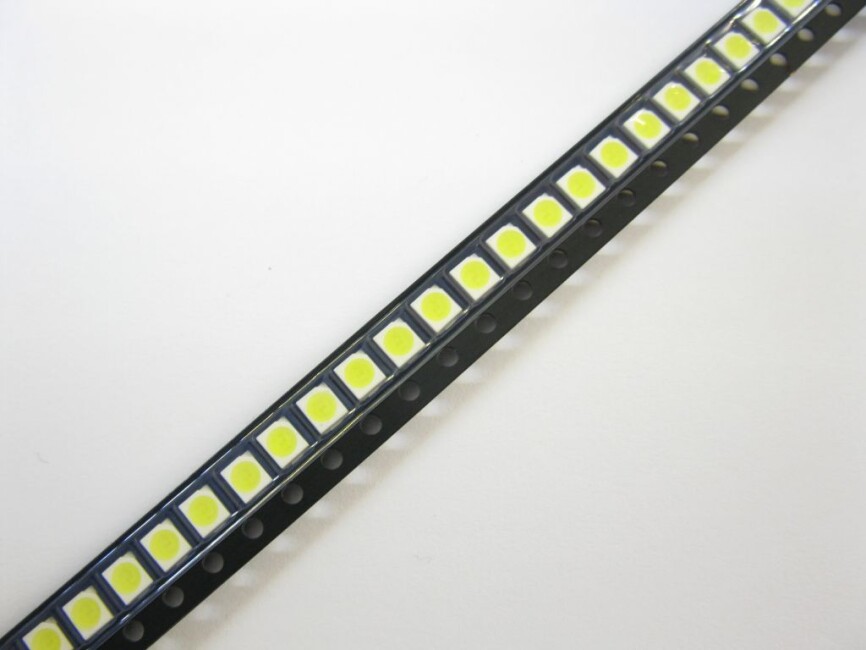 Schönwitz LED-Restposten-15 1500 Stück LED SMD PLCC-2 1-Chip kaltweiß Lumi Micro LMETP2P32A16K5X03-C70