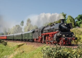 M&auml;rklin 38327 Dampflokomotive 18 323