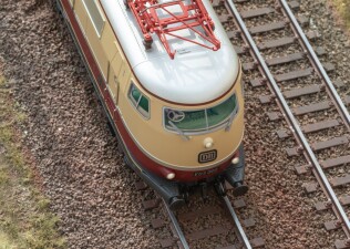 Trix 25030 Elektrolokomotive E 03 002