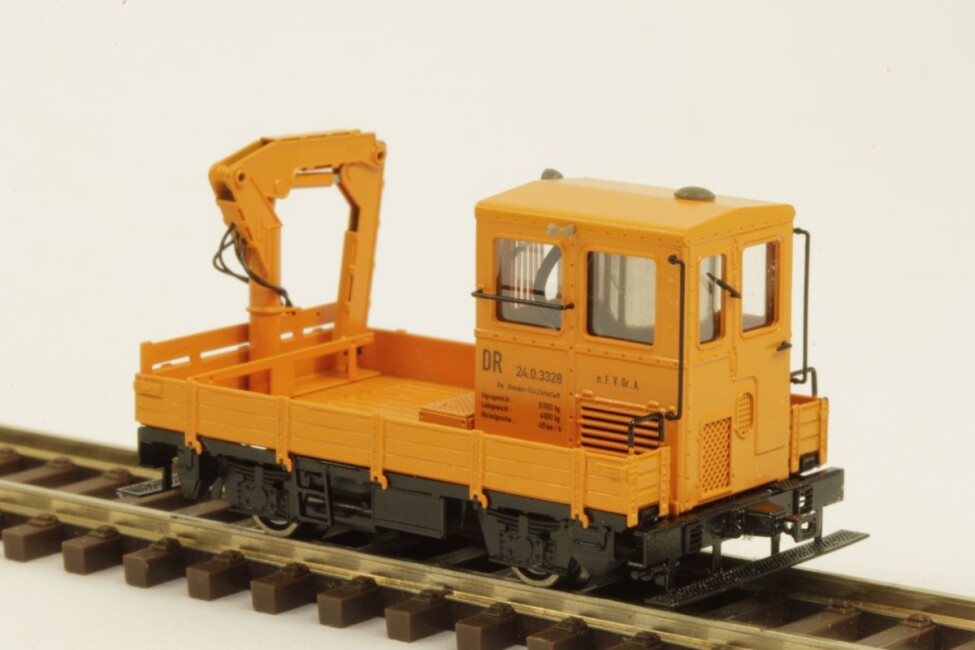 M&M Modell SKL24 mit Ladekran in orange, DR, Fertigmodell, TT