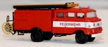 HÄDL 127030 IFA W50L Löschgruppenfahrzeug, LF16 mit Bauchbinde, Holzrad an der Schlauchhaspel