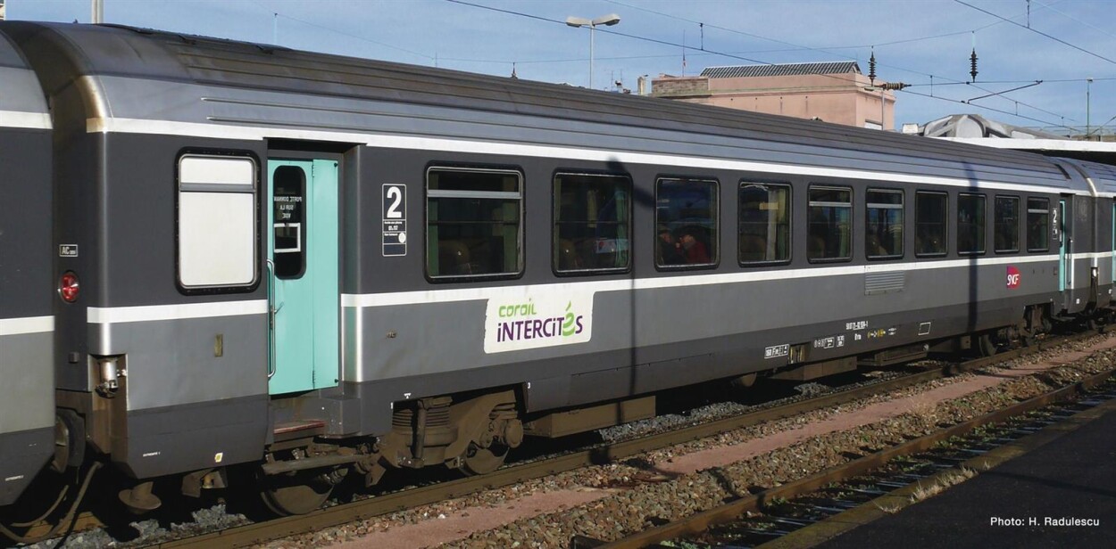Roco 74538 Corail-Großraumwagen 2.Kl. Ep. V-VI SNCF