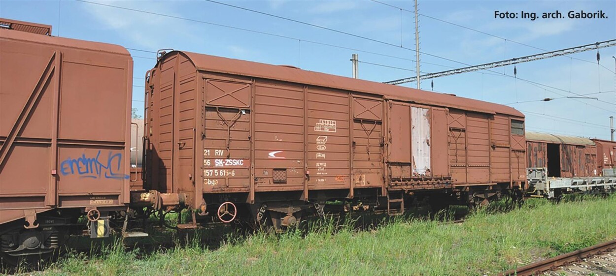 PIKO 54496 Gedeckter Güterwagen Ztt  Ep. III ZSR