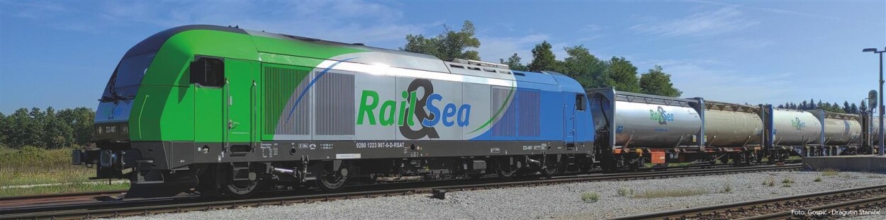 PIKO 57896 Diesellok BR 223 Rail&Sea Ep. VI Privat   AC