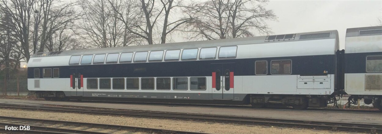 PIKO 58815 Doppelstockwagen 2. Kl blau/weiß rote Tür Ep. VI DSB