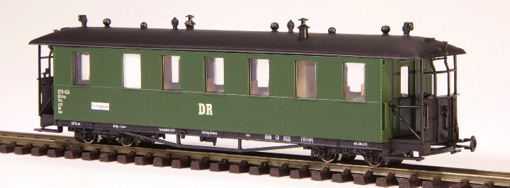PMT 52408 Traglastenwagen 2. Kl. grün Alufenster Ep. III DR