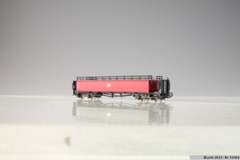 PMT 52410 Aussichtswagen offen rot mit Sitzb&auml;nken Ep. III DR
