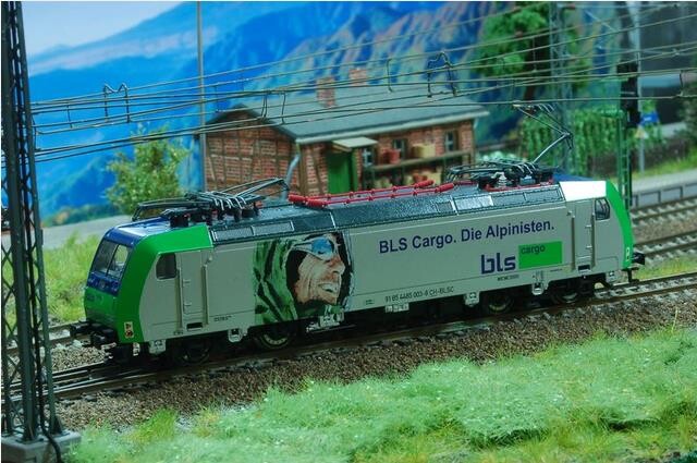 Kühn 32330 E-Lok BR485 Alpinisten Ep. V BLS Cargo